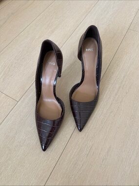 Mango Croc-Embossed D'Orsay Pointed Heels in Dark Brown